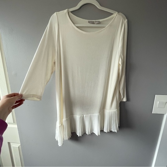 [x2] Chicos Women’s Creme White Short Sleeve Asymmetrical Blouse w/ Fan Trim - Picture 4 of 9